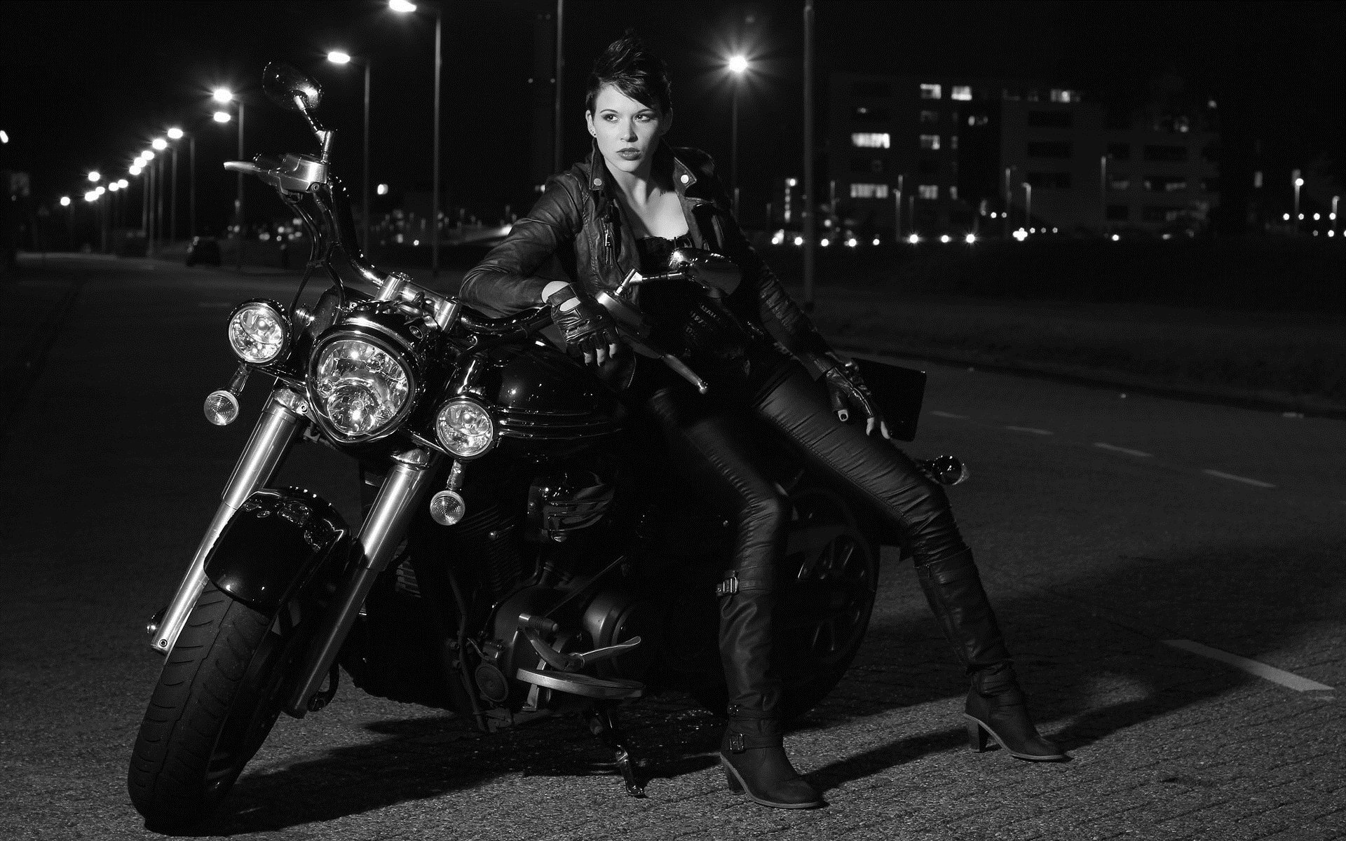Photo Beautiful girls and motorcycles in Haicheng