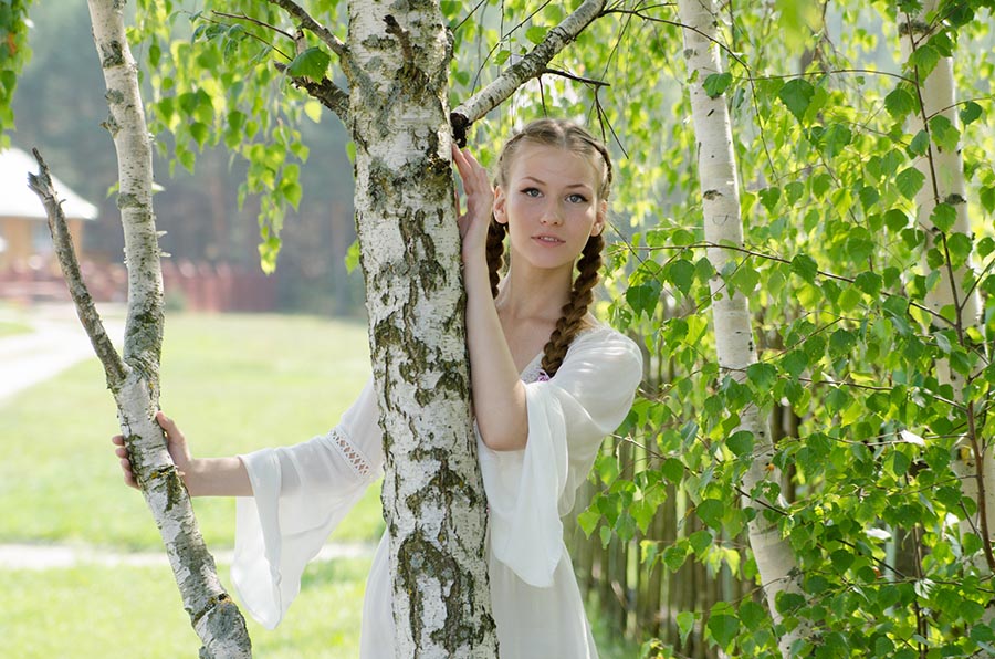 Women in Slavic costumes in Haicheng