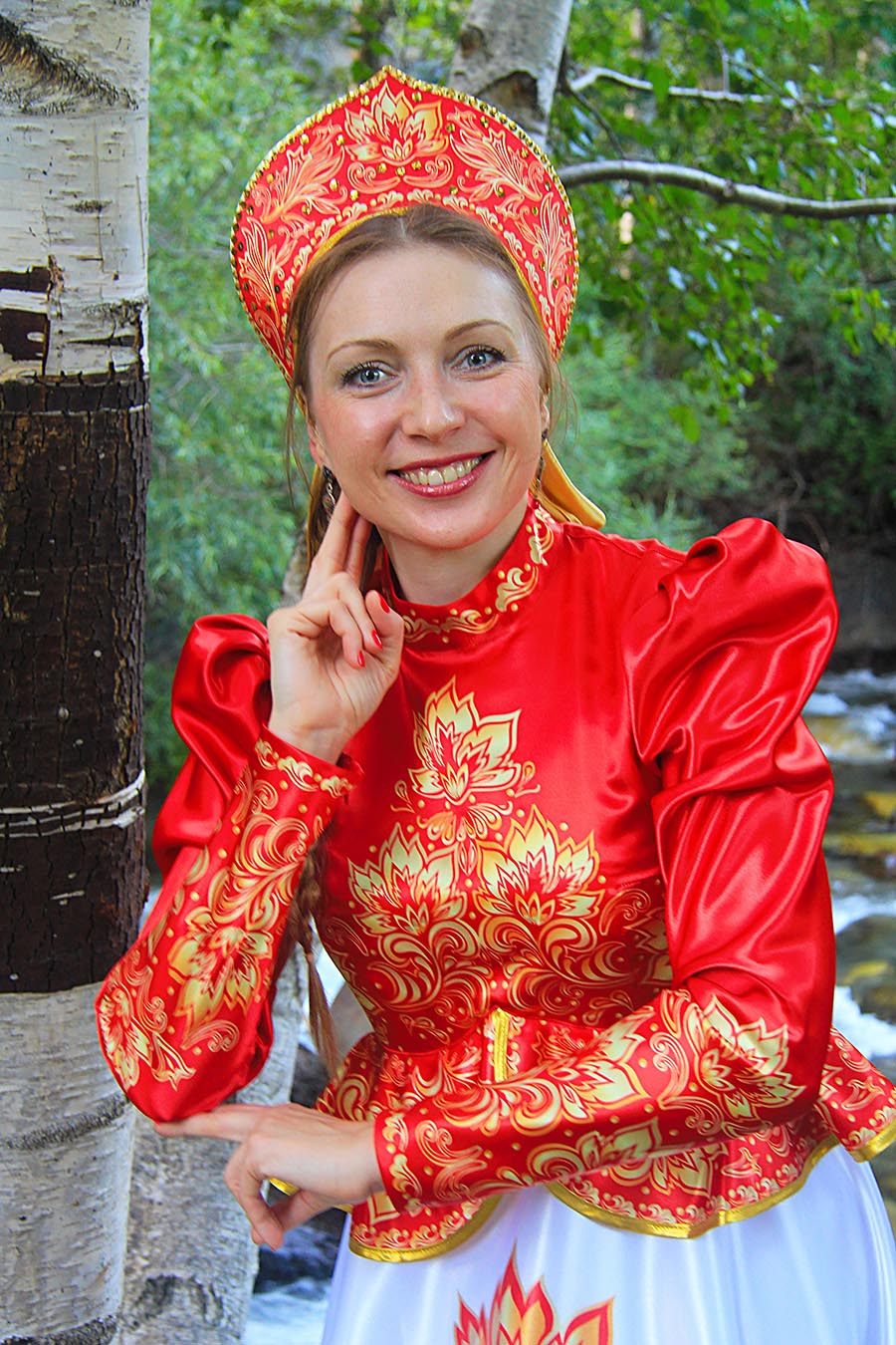 Women in Slavic costumes in Haicheng