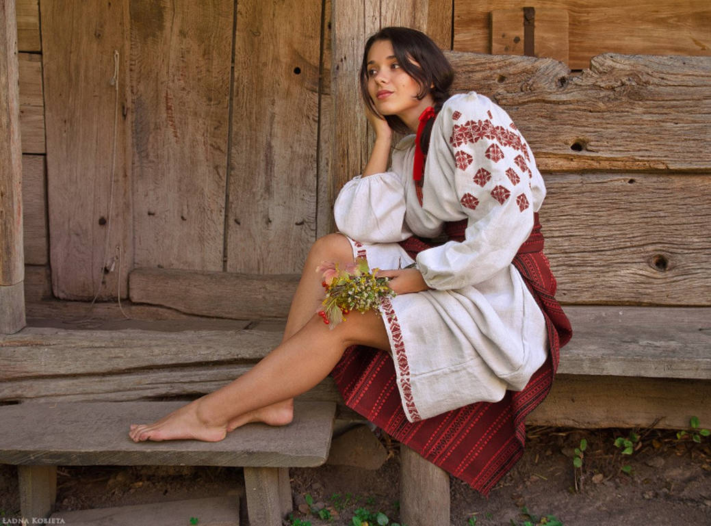 Women in Slavic costumes in Haicheng