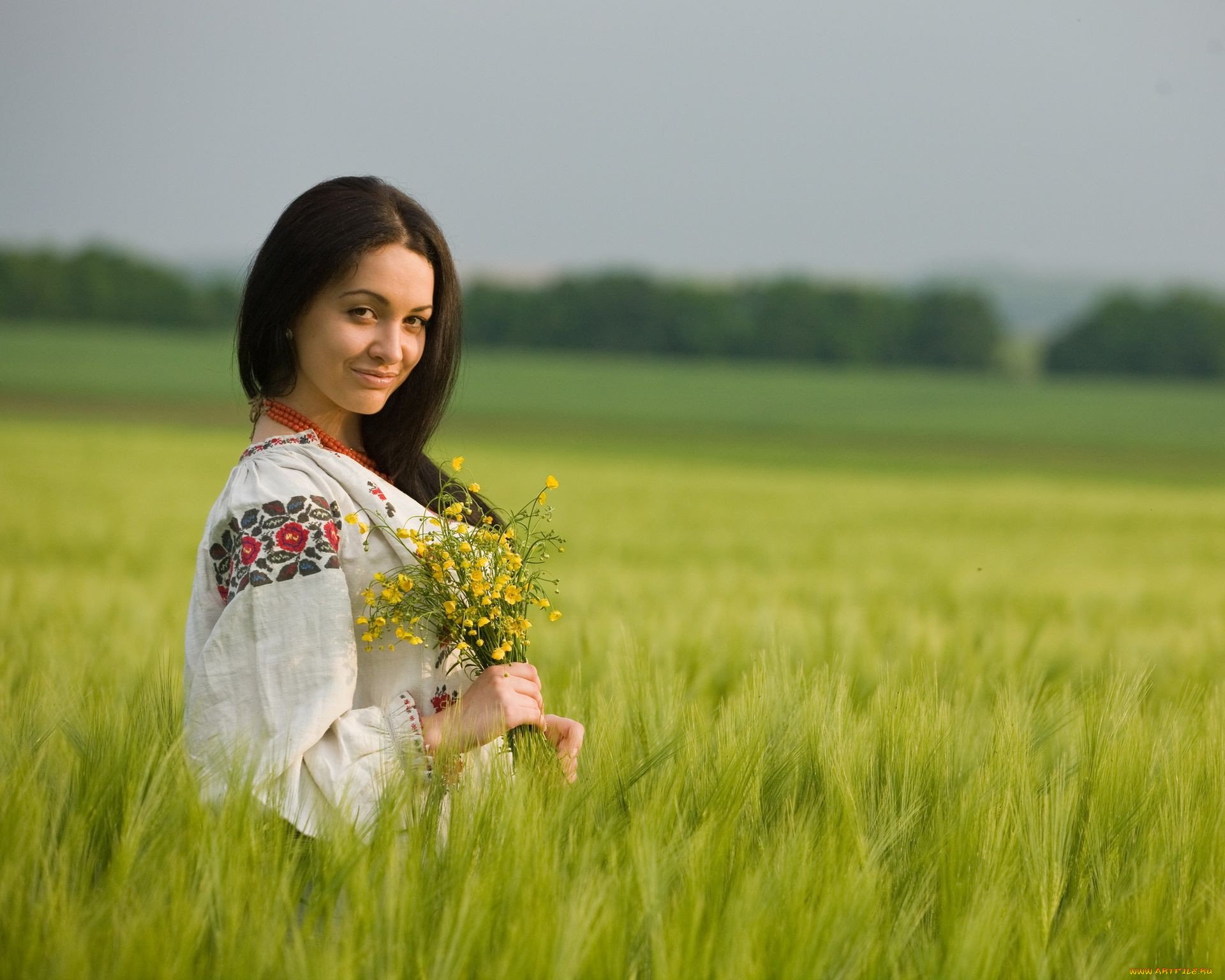 Women in Slavic costumes in Haicheng