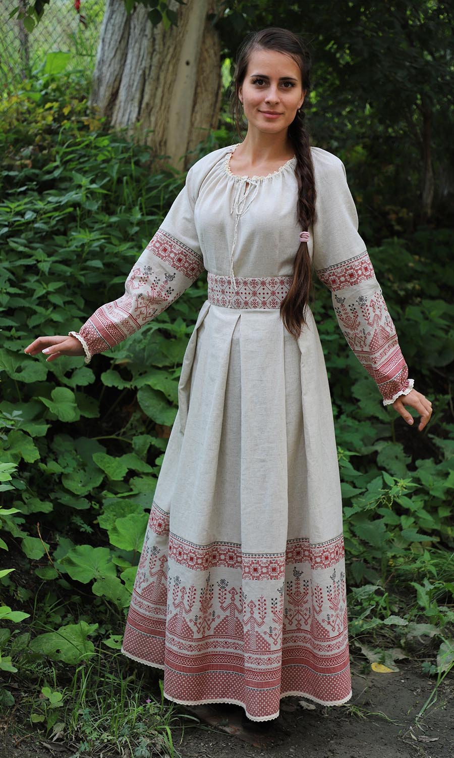 Girls in Slavic costumes in Haicheng