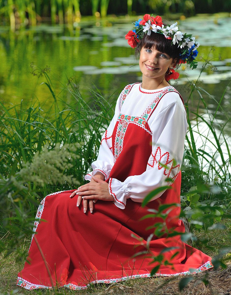 Beautiful girl Girls in Slavic costumes in Haicheng