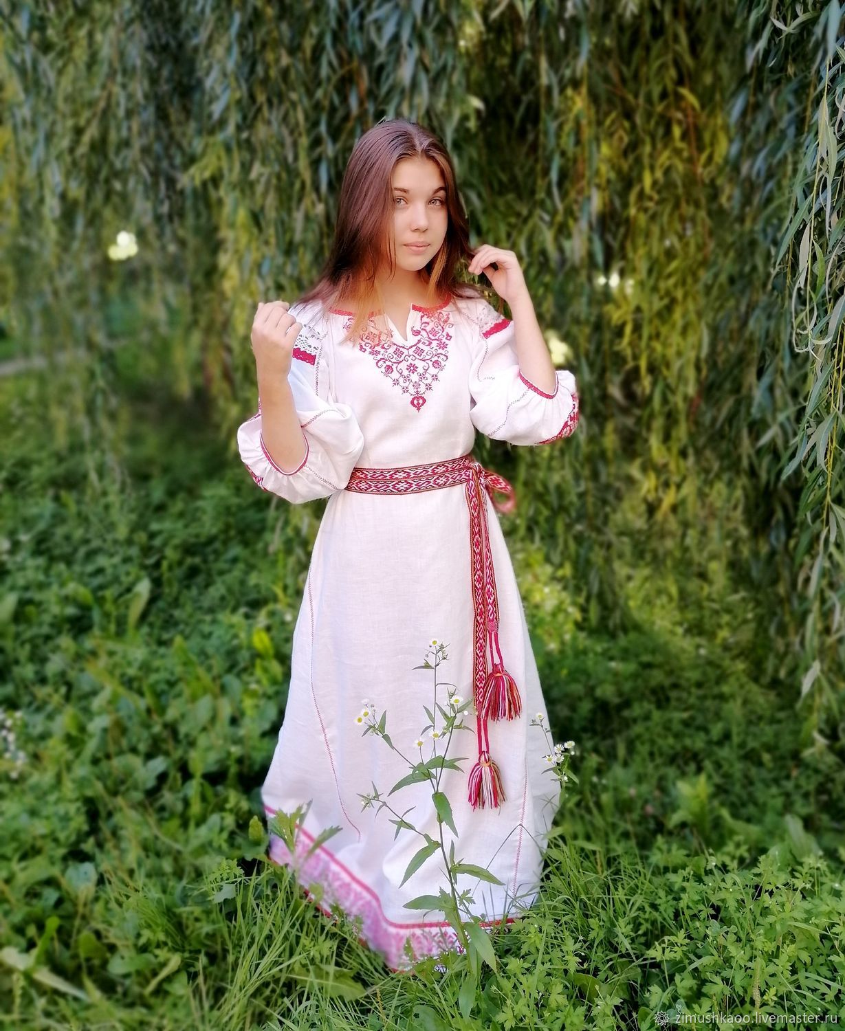 Girl Girls in Slavic costumes in Haicheng