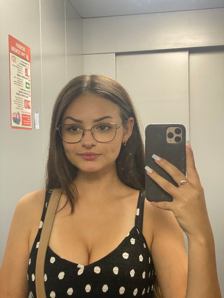 Sexy model Stacy in Haicheng