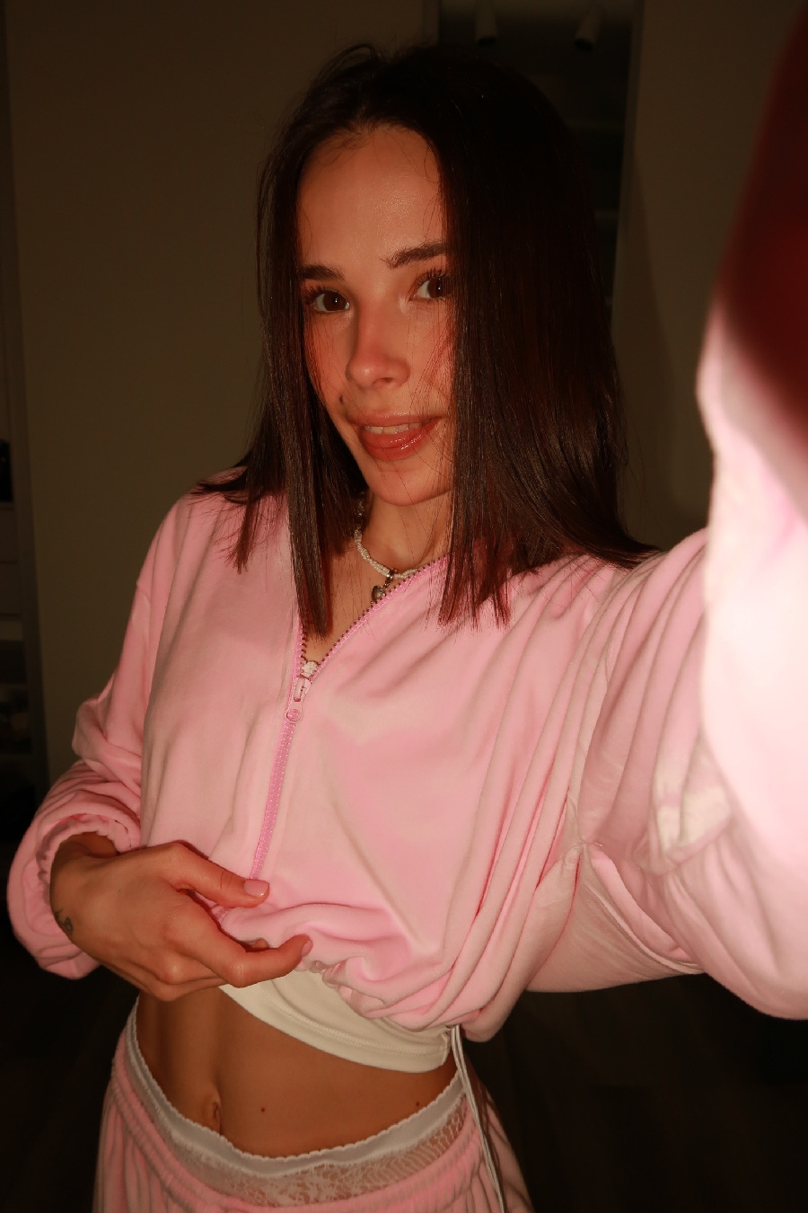 Tina brings the glow — live moments in Haicheng